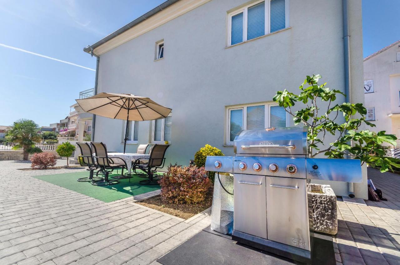 Apartment Canada Dream Vacation ซรีมา ภายนอก รูปภาพ