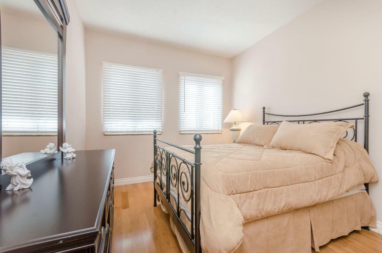 Apartment Canada Dream Vacation ซรีมา ภายนอก รูปภาพ