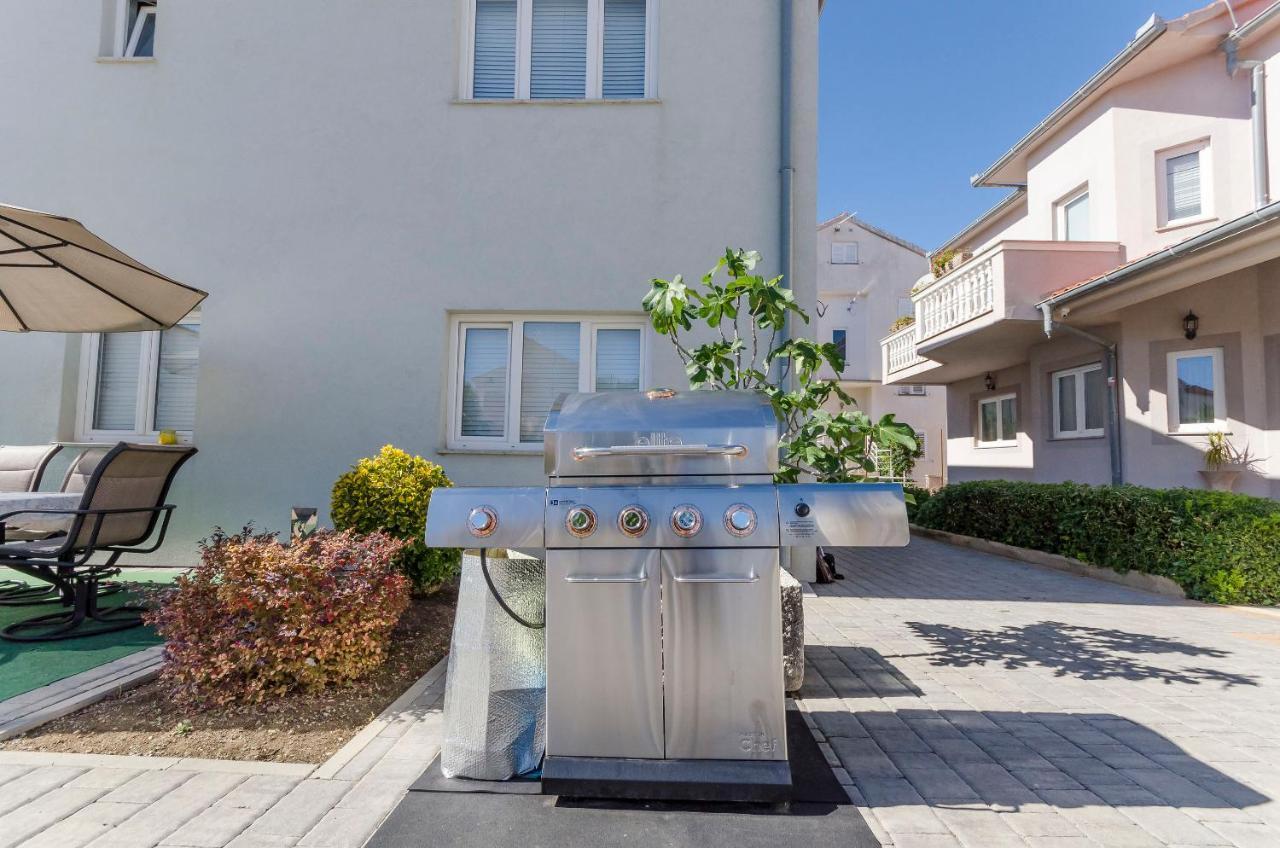 Apartment Canada Dream Vacation ซรีมา ภายนอก รูปภาพ